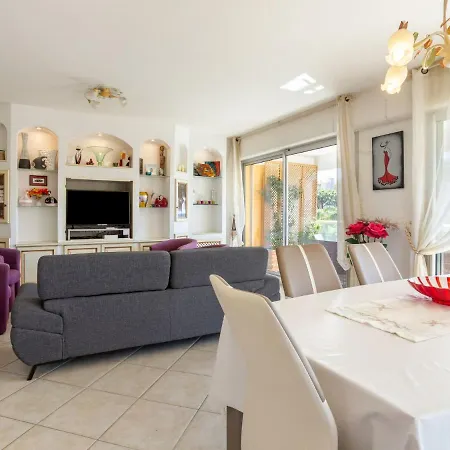 Les Palmiers-2 By Interhome *