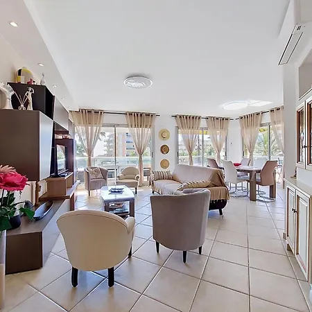 Les Palmiers-2 By Interhome