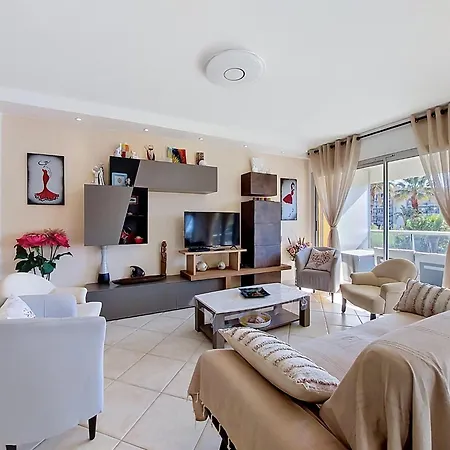 Les Palmiers-2 By Interhome Le Lavandou