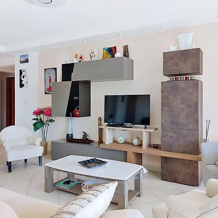 Apartment Les Palmiers-2 By Interhome Le Lavandou
