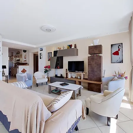 Les Palmiers-2 By Interhome Le Lavandou