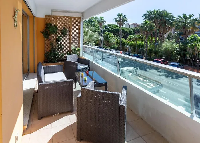 Les Palmiers-2 By Interhome * Le Lavandou