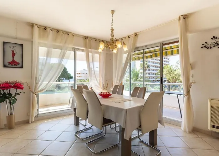 Les Palmiers-2 By Interhome