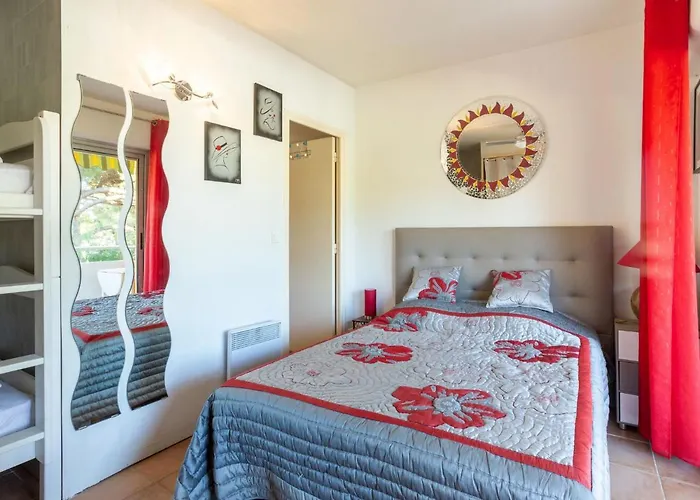 Les Palmiers-2 By Interhome * Le Lavandou