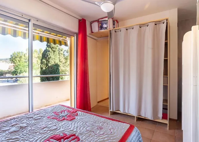 Les Palmiers-2 By Interhome Le Lavandou